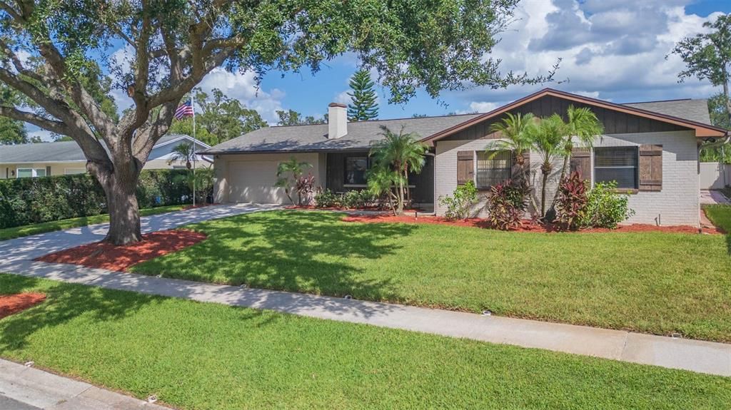 For Sale: $474,000 (4 beds, 2 baths, 1546 Square Feet)