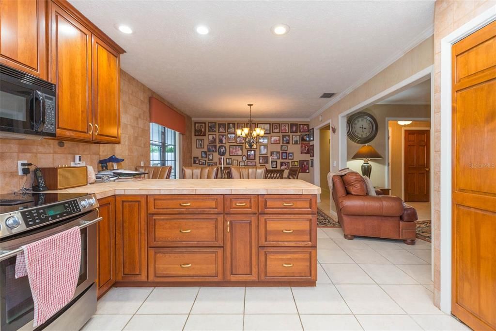 For Sale: $474,000 (4 beds, 2 baths, 1546 Square Feet)