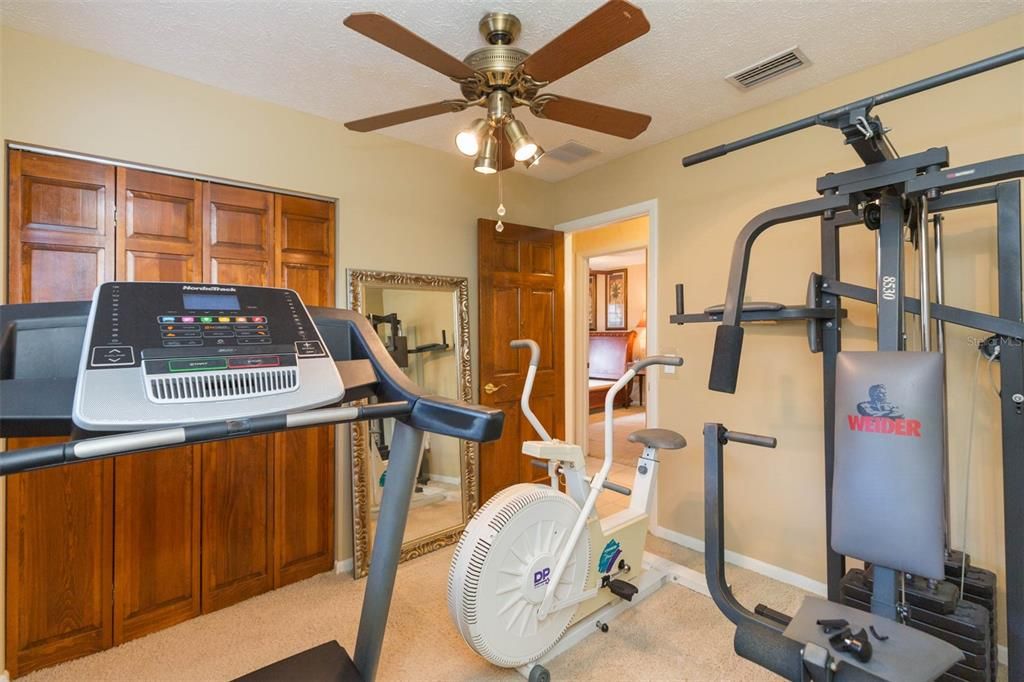 For Sale: $474,000 (4 beds, 2 baths, 1546 Square Feet)