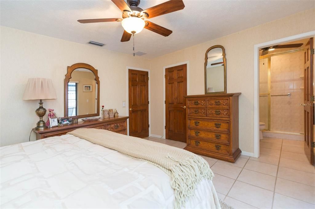 For Sale: $474,000 (4 beds, 2 baths, 1546 Square Feet)