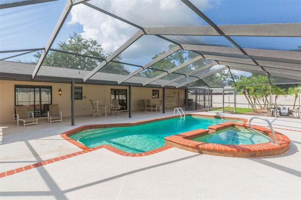 For Sale: $474,000 (4 beds, 2 baths, 1546 Square Feet)