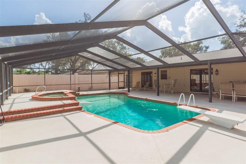 For Sale: $474,000 (4 beds, 2 baths, 1546 Square Feet)