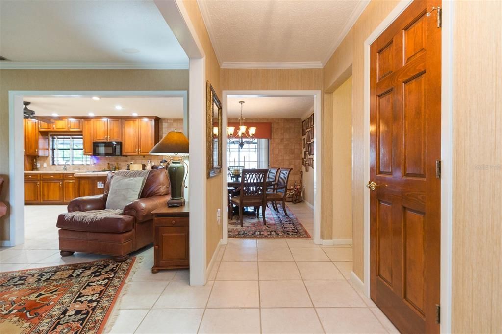 For Sale: $474,000 (4 beds, 2 baths, 1546 Square Feet)