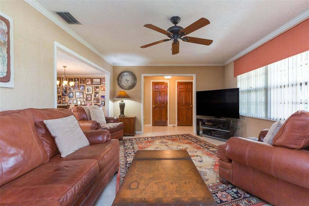 For Sale: $474,000 (4 beds, 2 baths, 1546 Square Feet)