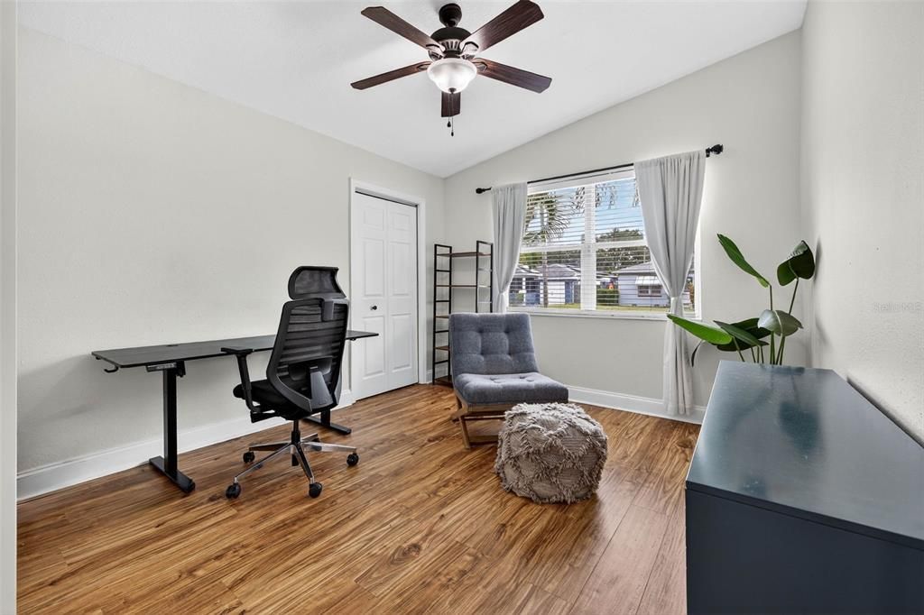 Active With Contract: $4,000 (3 beds, 2 baths, 1807 Square Feet)