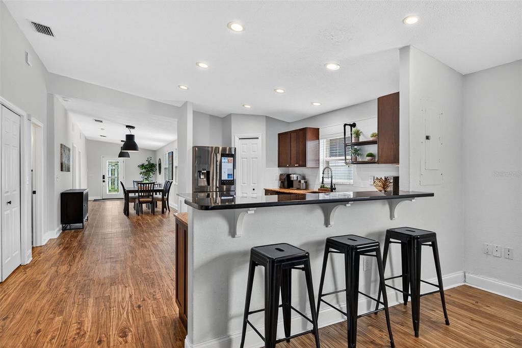 Active With Contract: $4,000 (3 beds, 2 baths, 1807 Square Feet)