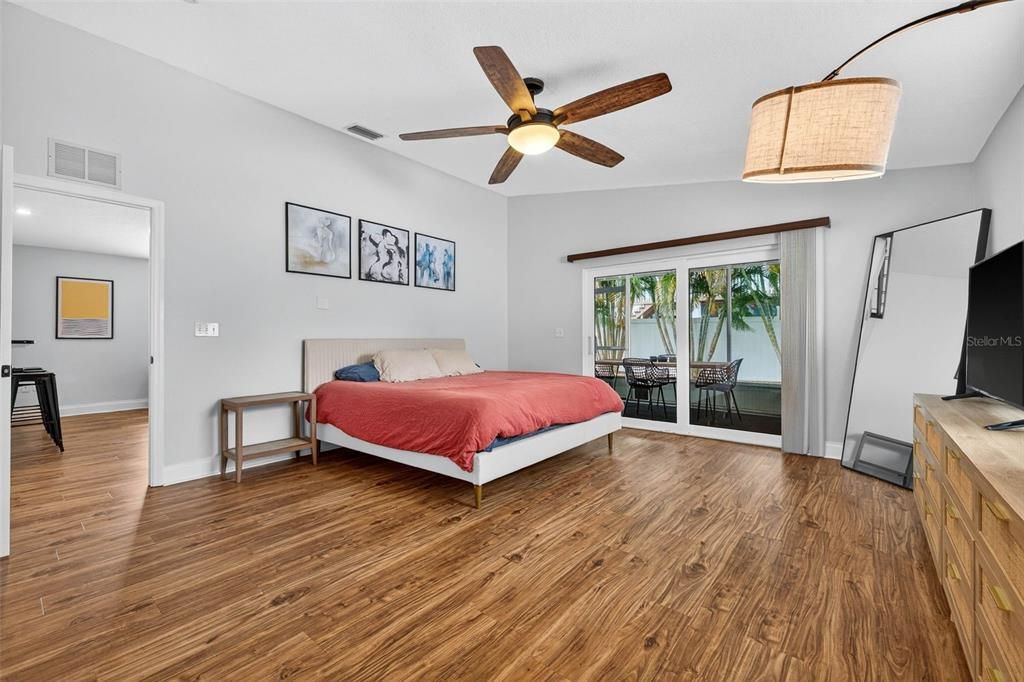 Active With Contract: $4,000 (3 beds, 2 baths, 1807 Square Feet)