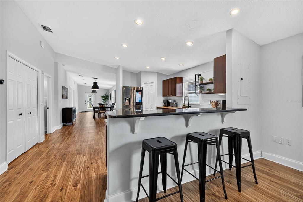 Active With Contract: $4,000 (3 beds, 2 baths, 1807 Square Feet)