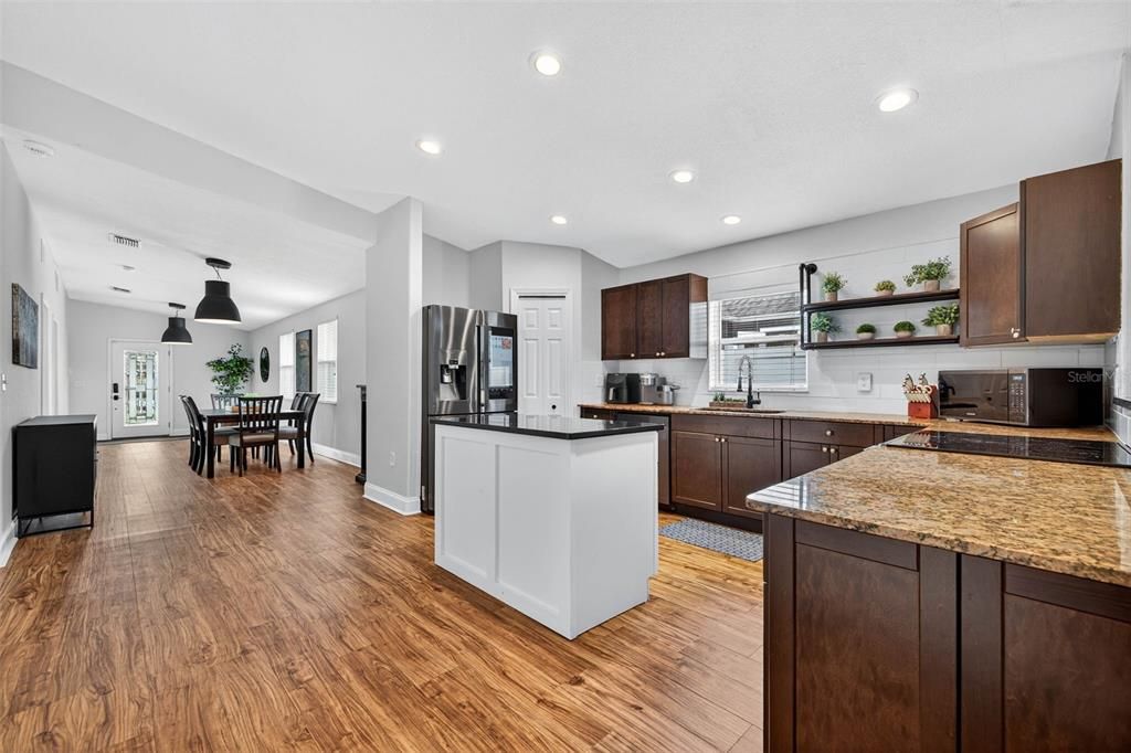 Active With Contract: $4,000 (3 beds, 2 baths, 1807 Square Feet)