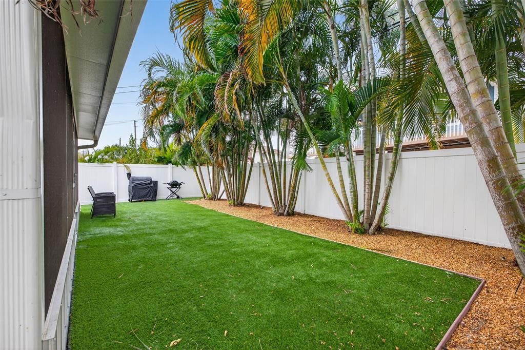 Active With Contract: $4,000 (3 beds, 2 baths, 1807 Square Feet)