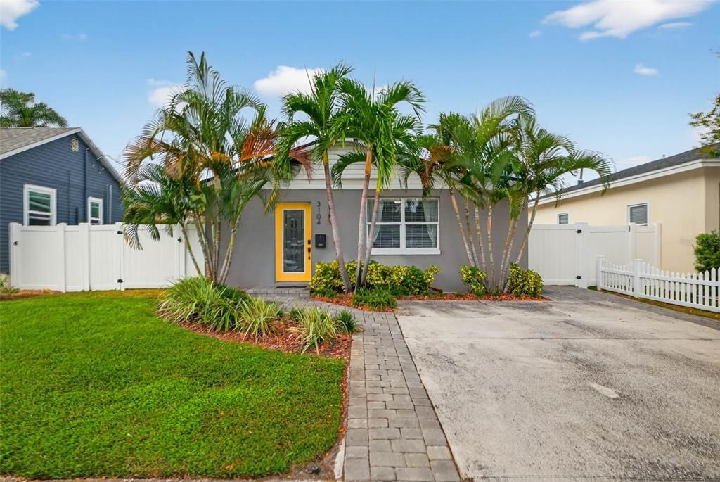 Active With Contract: $4,000 (3 beds, 2 baths, 1807 Square Feet)