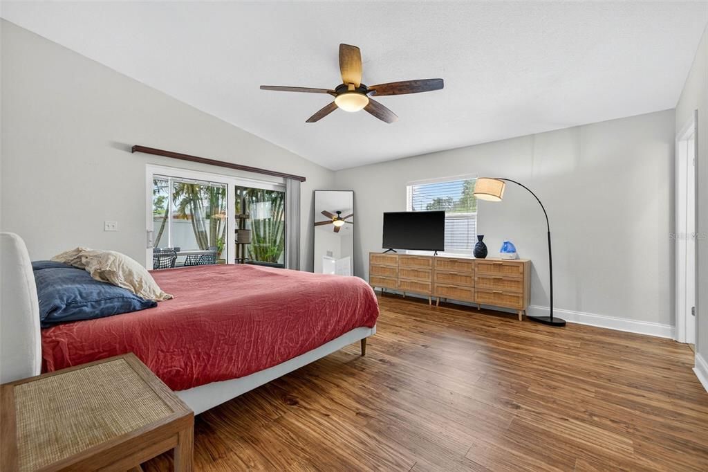 Active With Contract: $4,000 (3 beds, 2 baths, 1807 Square Feet)