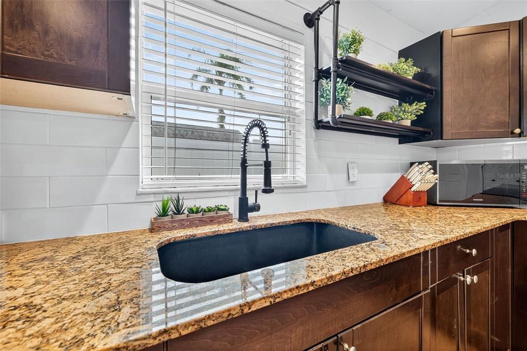 Active With Contract: $4,000 (3 beds, 2 baths, 1807 Square Feet)