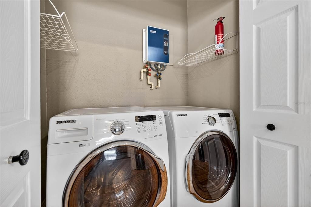 Active With Contract: $4,000 (3 beds, 2 baths, 1807 Square Feet)