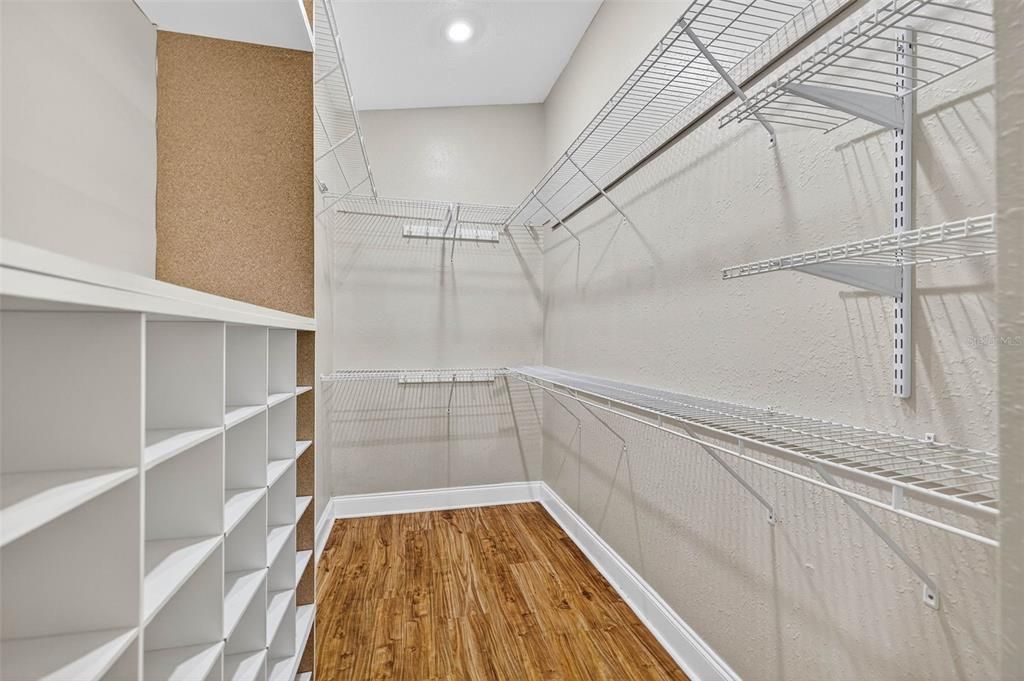 Active With Contract: $4,000 (3 beds, 2 baths, 1807 Square Feet)