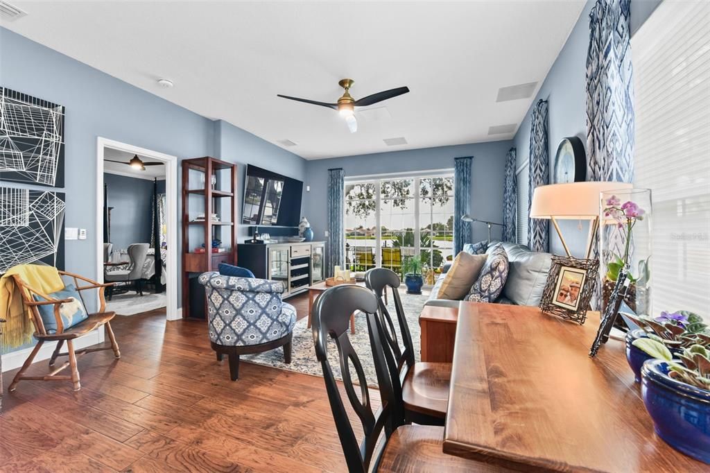 合同活跃: $595,000 (3 贝兹, 2 浴室, 1908 平方英尺)