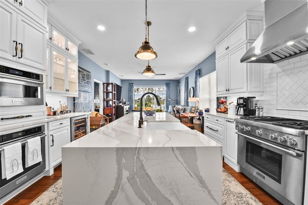 合同活跃: $595,000 (3 贝兹, 2 浴室, 1908 平方英尺)