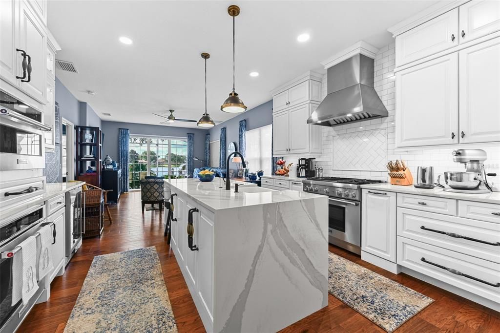 合同活跃: $595,000 (3 贝兹, 2 浴室, 1908 平方英尺)