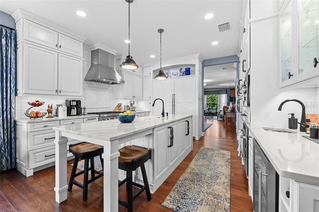 合同活跃: $595,000 (3 贝兹, 2 浴室, 1908 平方英尺)