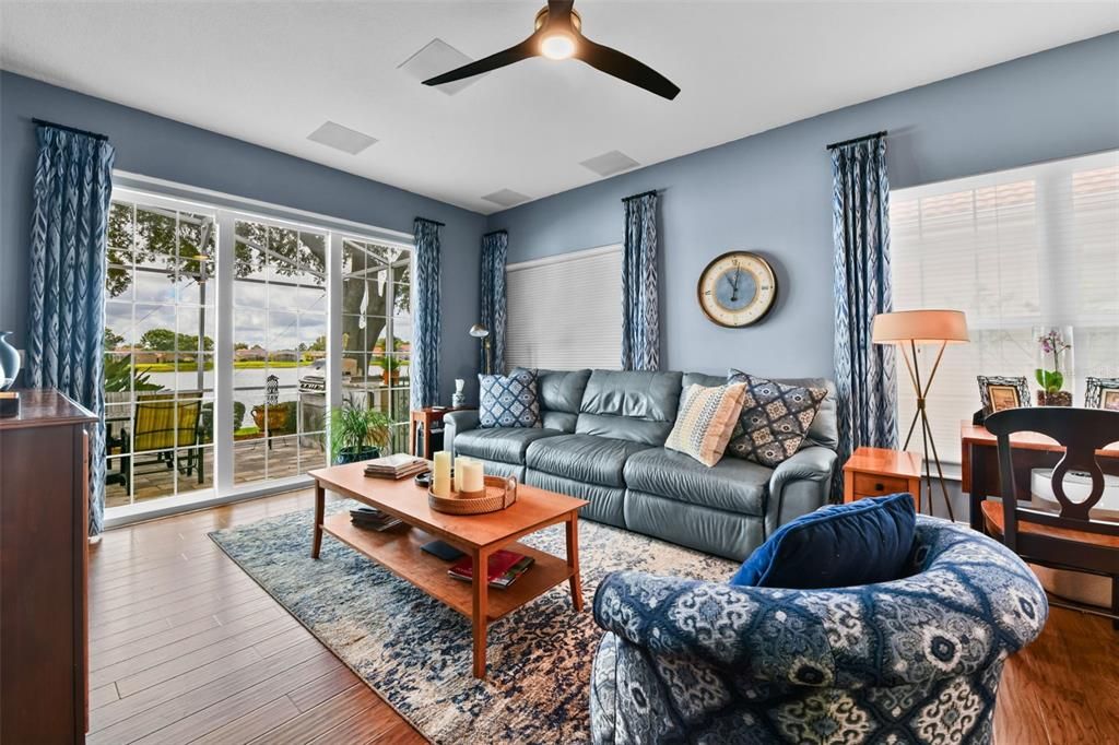 合同活跃: $595,000 (3 贝兹, 2 浴室, 1908 平方英尺)