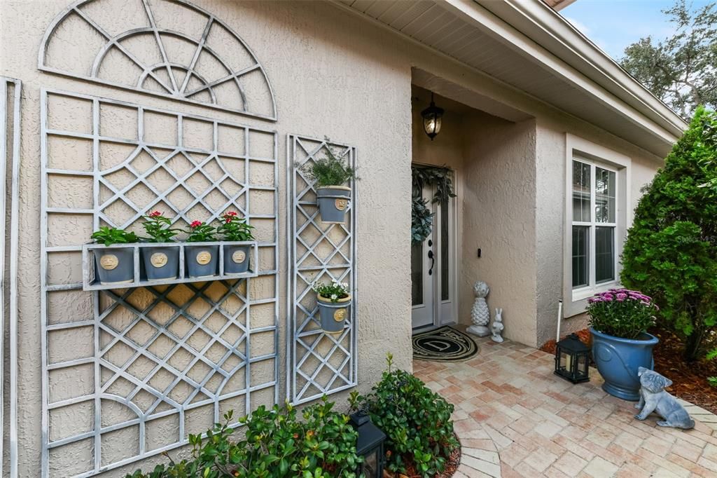 合同活跃: $595,000 (3 贝兹, 2 浴室, 1908 平方英尺)