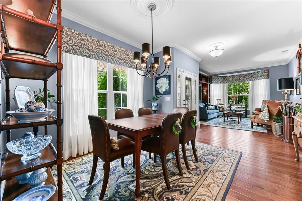 合同活跃: $595,000 (3 贝兹, 2 浴室, 1908 平方英尺)