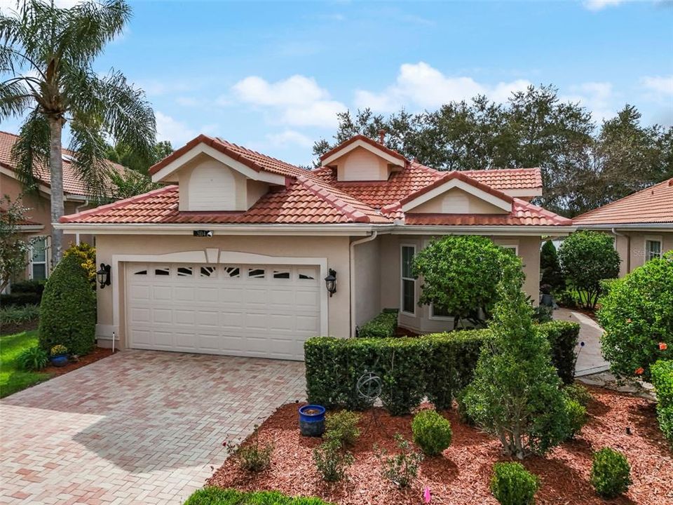 合同活跃: $595,000 (3 贝兹, 2 浴室, 1908 平方英尺)