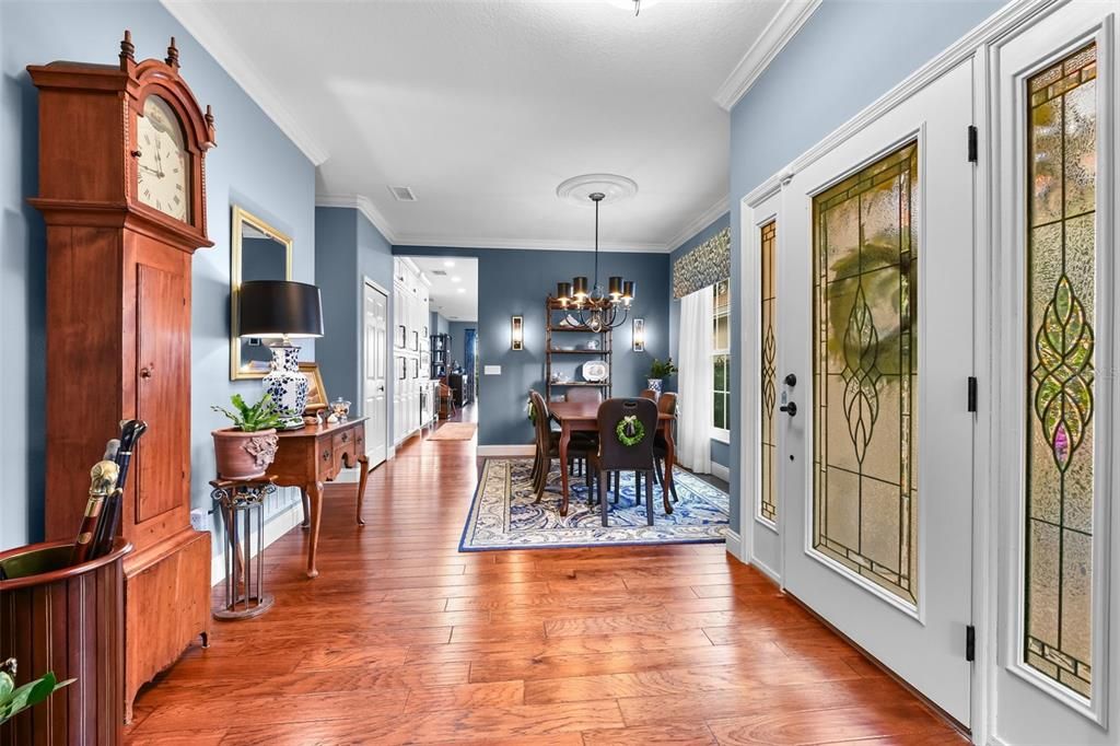 合同活跃: $595,000 (3 贝兹, 2 浴室, 1908 平方英尺)