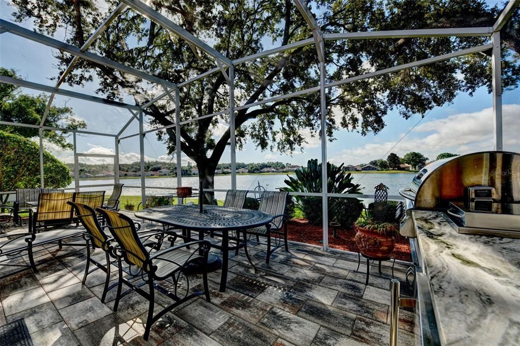 合同活跃: $595,000 (3 贝兹, 2 浴室, 1908 平方英尺)