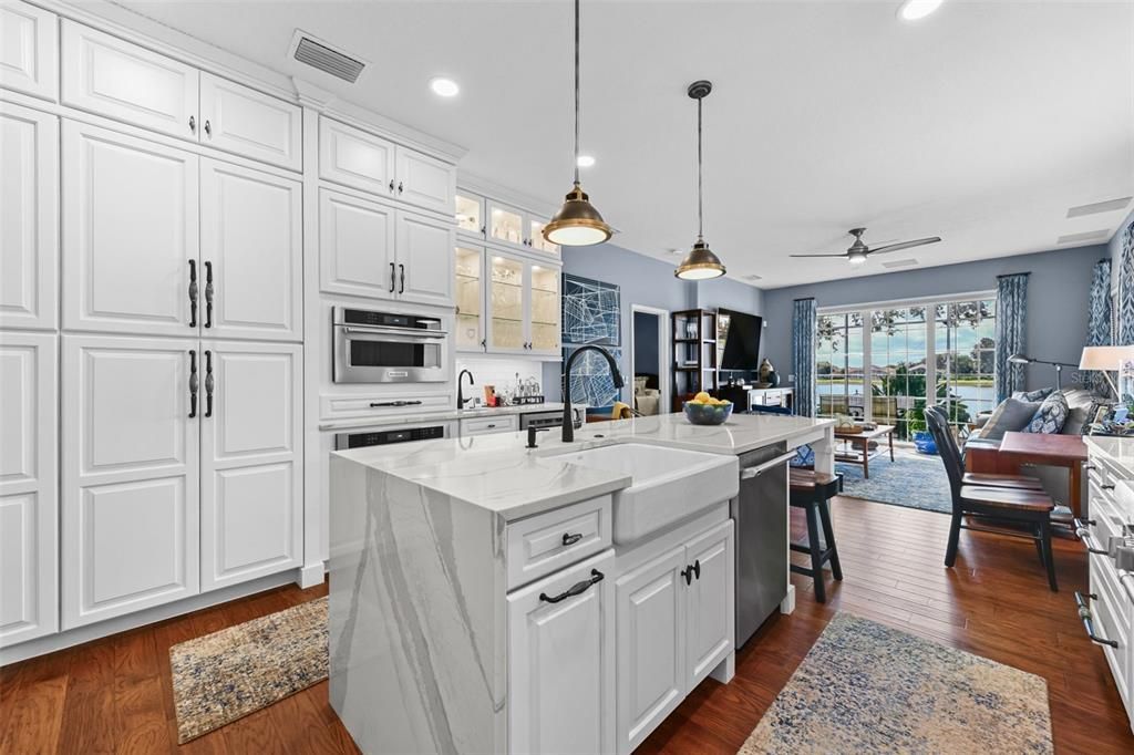 合同活跃: $595,000 (3 贝兹, 2 浴室, 1908 平方英尺)