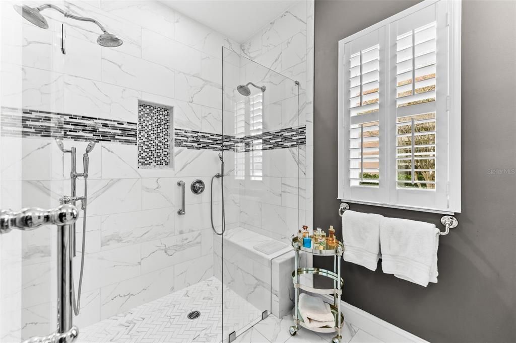 合同活跃: $595,000 (3 贝兹, 2 浴室, 1908 平方英尺)