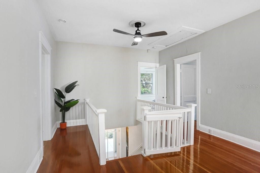 合同活跃: $1,699,000 (4 贝兹, 3 浴室, 3010 平方英尺)