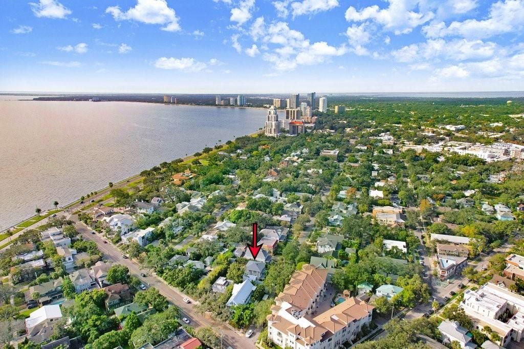 合同活跃: $1,699,000 (4 贝兹, 3 浴室, 3010 平方英尺)