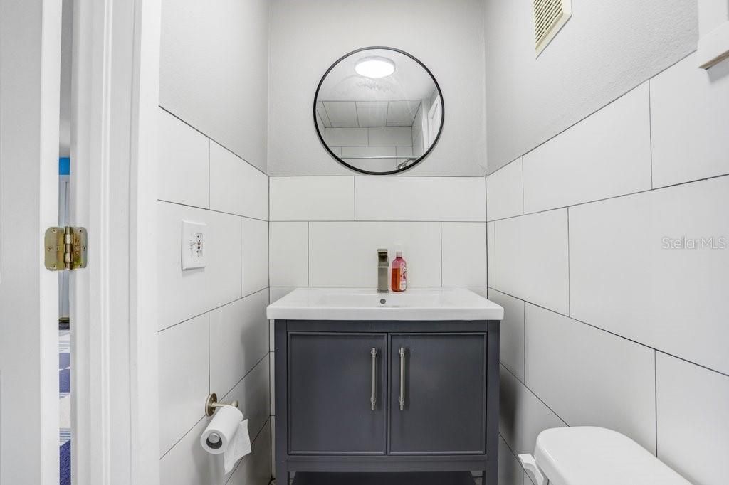 合同活跃: $1,699,000 (4 贝兹, 3 浴室, 3010 平方英尺)