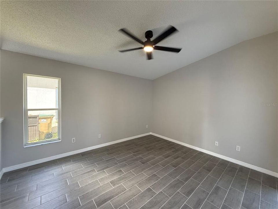 Active With Contract: $344,900 (3 beds, 2 baths, 1371 Square Feet)