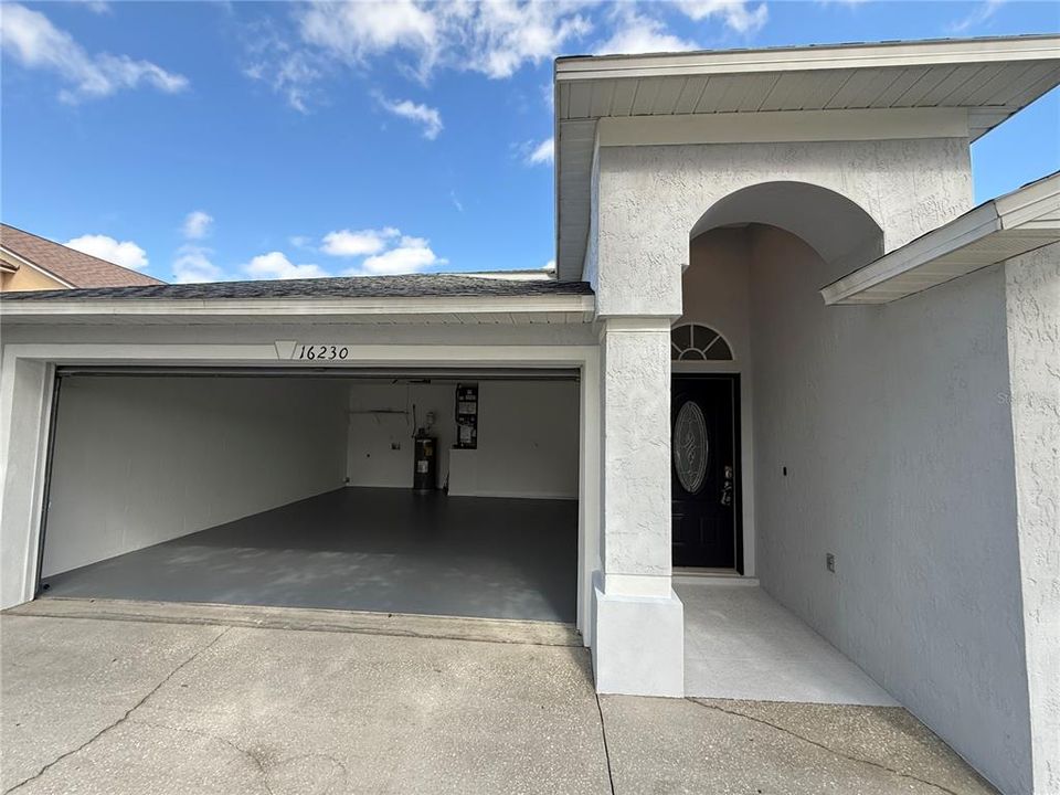 Active With Contract: $344,900 (3 beds, 2 baths, 1371 Square Feet)