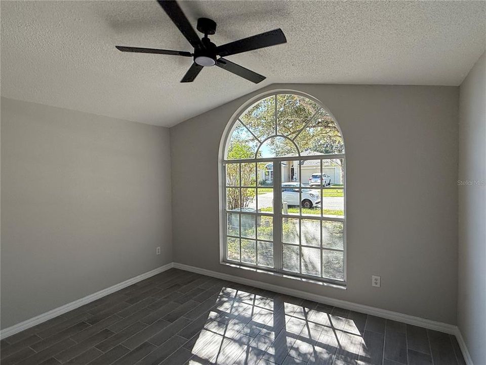 Active With Contract: $344,900 (3 beds, 2 baths, 1371 Square Feet)