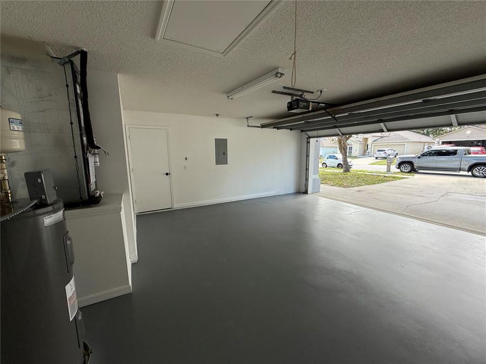 Active With Contract: $344,900 (3 beds, 2 baths, 1371 Square Feet)