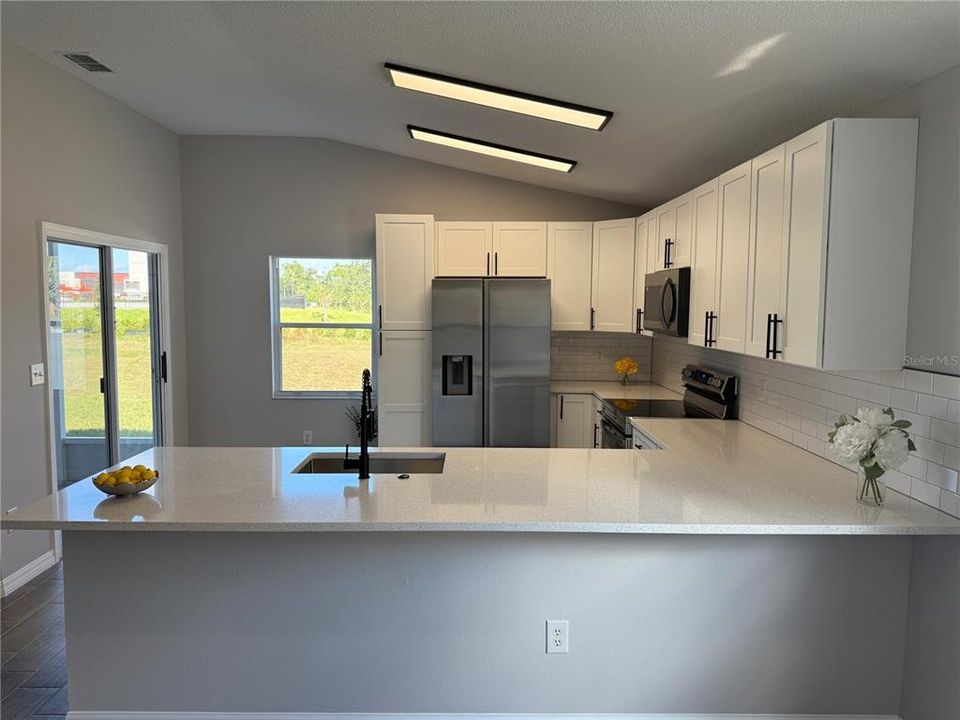 Active With Contract: $344,900 (3 beds, 2 baths, 1371 Square Feet)