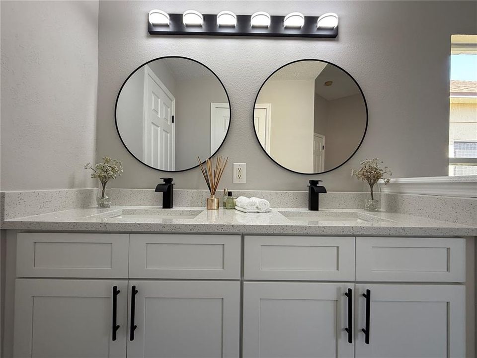 Active With Contract: $344,900 (3 beds, 2 baths, 1371 Square Feet)