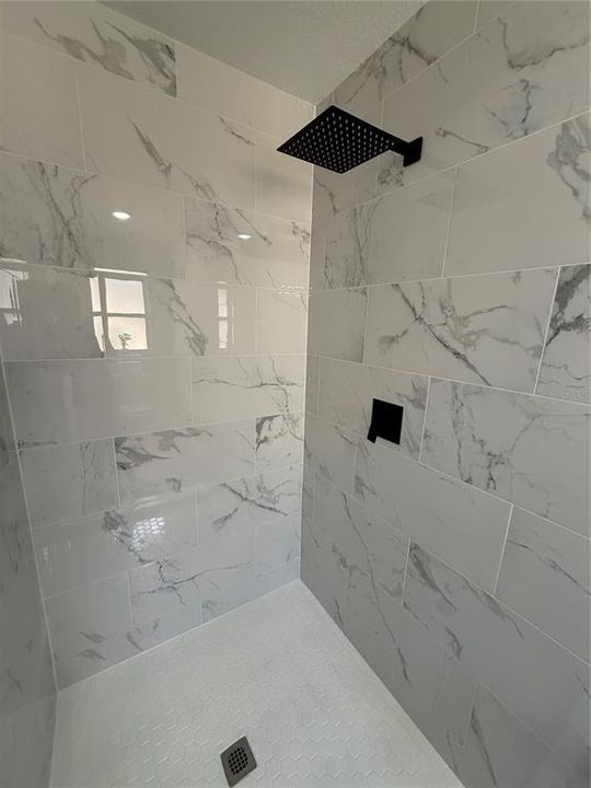 Active With Contract: $344,900 (3 beds, 2 baths, 1371 Square Feet)