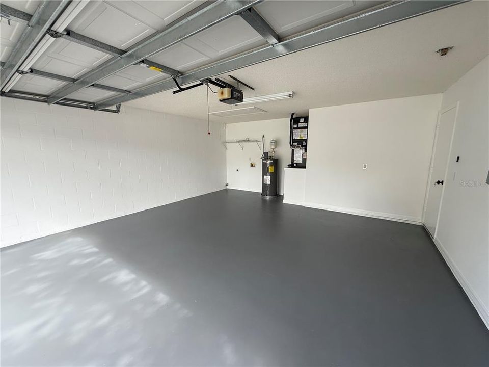 Active With Contract: $344,900 (3 beds, 2 baths, 1371 Square Feet)