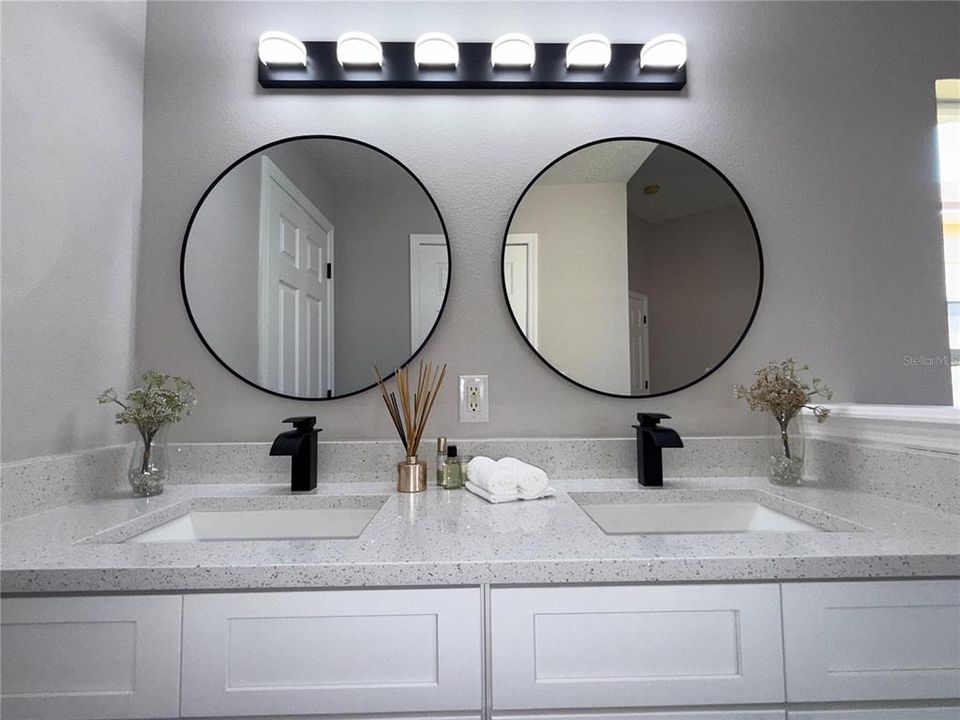 Active With Contract: $344,900 (3 beds, 2 baths, 1371 Square Feet)