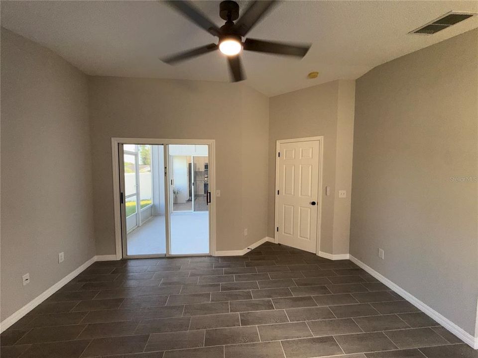 Active With Contract: $344,900 (3 beds, 2 baths, 1371 Square Feet)