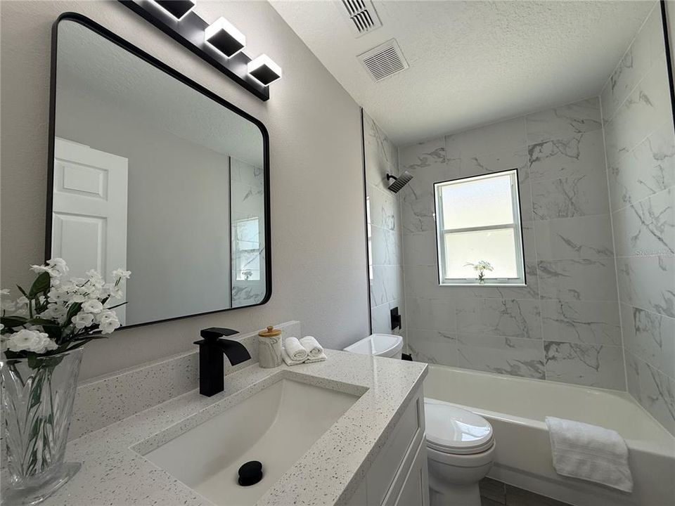 Active With Contract: $344,900 (3 beds, 2 baths, 1371 Square Feet)