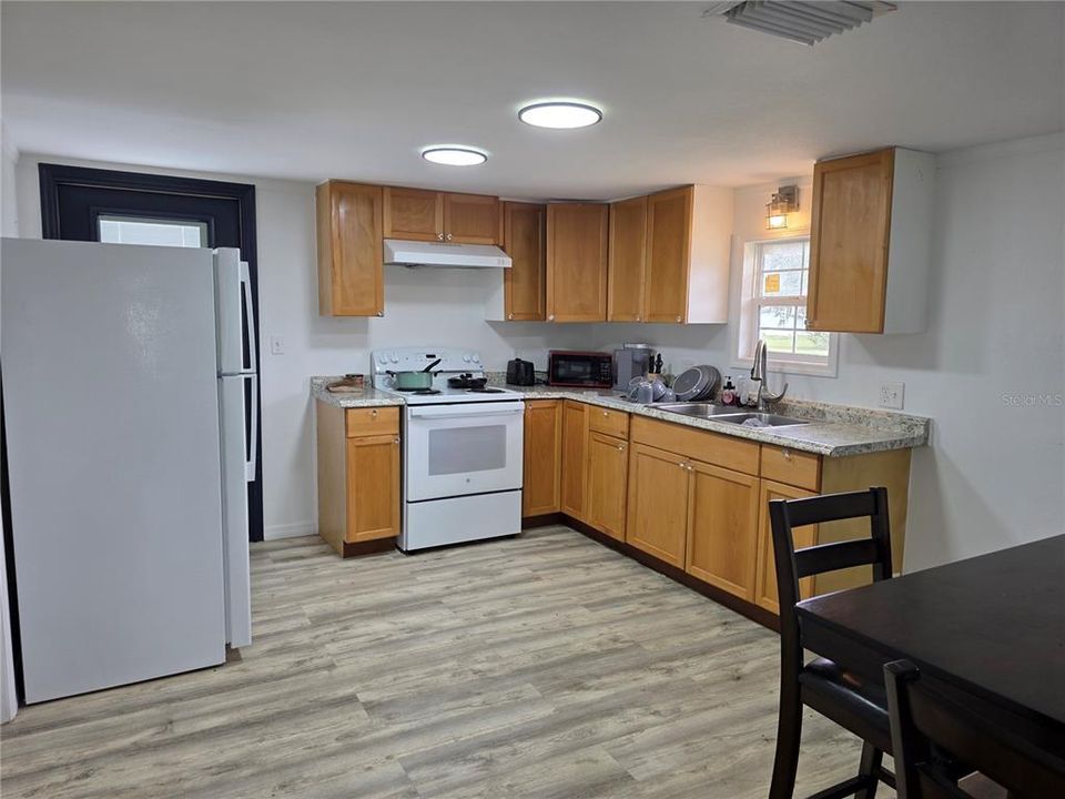 В аренду: $1,975 (2 спален, 1 ванн, 950 Квадратных фут)