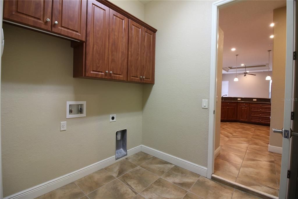 En Renta: $3,200 (5 camas, 3 baños, 2879 Pies cuadrados)