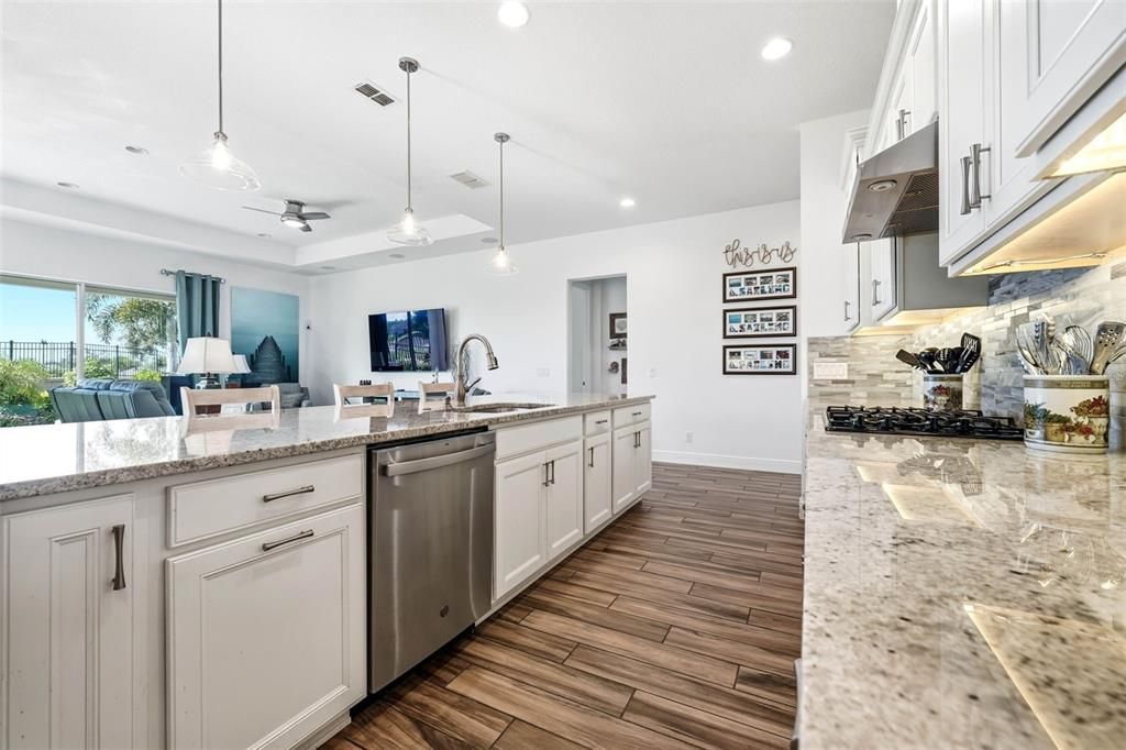 待售: $645,000 (3 贝兹, 2 浴室, 2130 平方英尺)