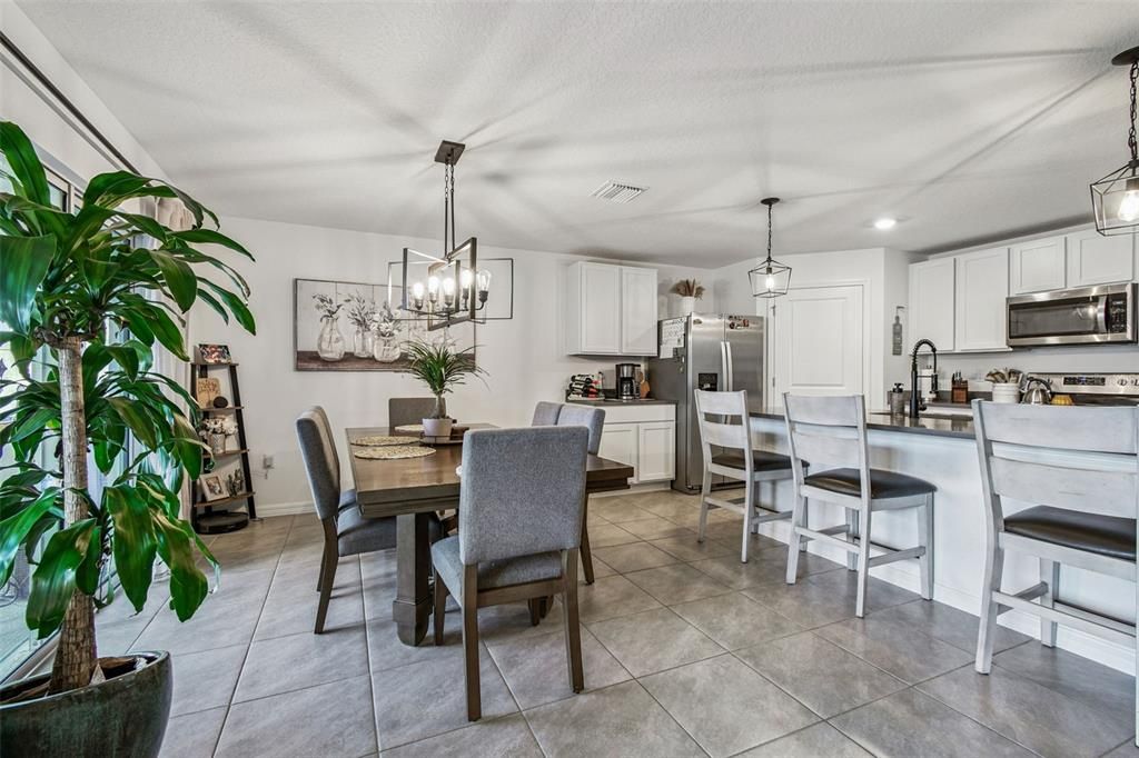 For Rent: $2,650 (4 beds, 2 baths, 1846 Square Feet)