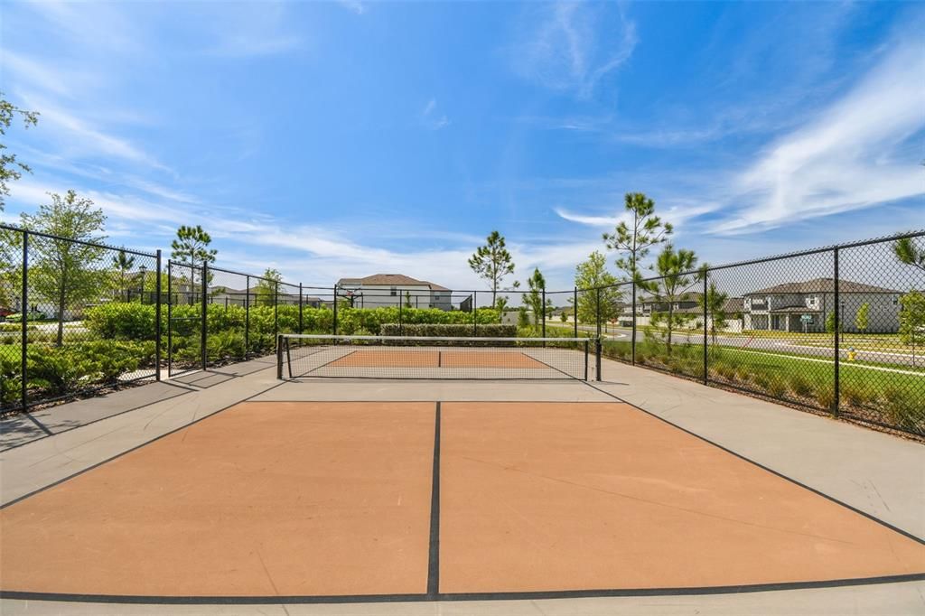 For Rent: $2,650 (4 beds, 2 baths, 1846 Square Feet)